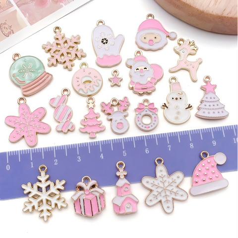 Christmas Enamel Charms Set – Pink/White Santa, Snowflake & Gift Box Alloy Pendants for DIY Crafts, Bracelets, Keychains & Freshie Hanger Accessorie